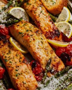 Lemon-garlic-salmon-tray-bake
